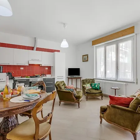 Casa Adelina, Center With Private Garden - Happy