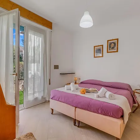 Casa Adelina, Center Apartment With Private Garden - Happy Rentals *