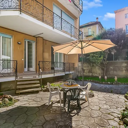 Casa Adelina, Center Apartment With Private Garden - Happy Rentals Stresa