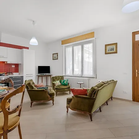 Casa Adelina, Center Apartment With Private Garden - Happy Rentals
