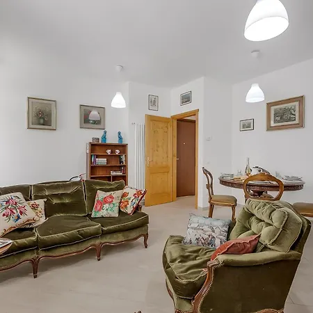 Casa Adelina, Center Apartment With Private Garden - Happy Rentals Stresa