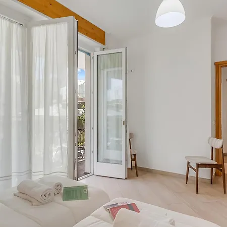 Casa Adelina, Center Apartment With Private Garden - Happy Rentals * Stresa