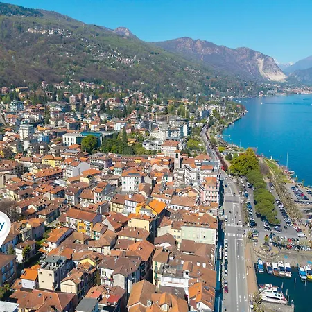 Lejlighed Casa Adelina, Center Apartment With Private Garden - Happy Rentals Stresa