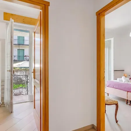 Casa Adelina, Center With Private Garden - Happy Stresa
